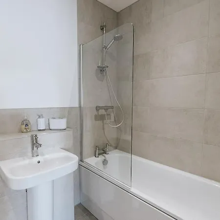 Grade Ii Mill Townhouse In With Free Parking Which Sleeps 6