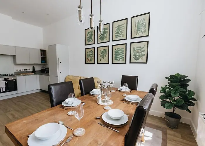 Сasa de vacaciones Grade Ii Mill Townhouse In With Free Parking Which Sleeps 6