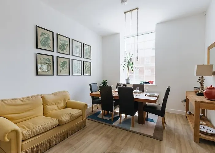 Grade Ii Mill Townhouse In With Free Parking Which Sleeps 6