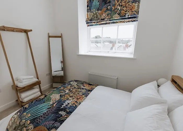 Grade Ii Mill Townhouse In With Free Parking Which Sleeps 6 * Leeds (West Yorkshire)