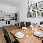 Grade Ii Mill Townhouse In With Free Parking Which Sleeps 6 *