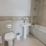 Grade Ii Mill Townhouse In With Free Parking Which Sleeps 6 * Leeds (West Yorkshire)