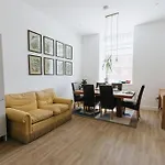 Grade Ii Mill Townhouse In With Free Parking Which Sleeps 6 Semesterbostad Leeds (West Yorkshire)