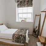 Grade Ii Mill Townhouse In With Free Parking Which Sleeps 6 Leeds (West Yorkshire)