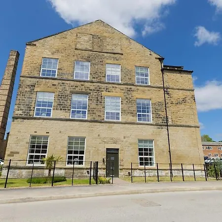 Bobbin Row - Grade 2 Listed With A Beautiful Design With Access To
