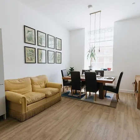 Grade Ii Mill Townhouse In With Free Parking Which Sleeps 6 펜션 리즈