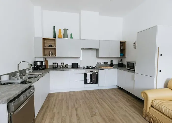 Grade Ii Mill Townhouse In With Free Parking Which Sleeps 6