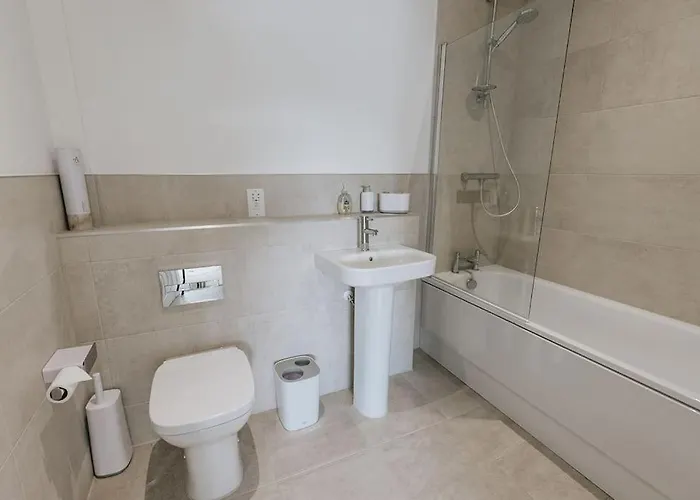 Grade Ii Mill Townhouse In With Free Parking Which Sleeps 6 * Λιντς