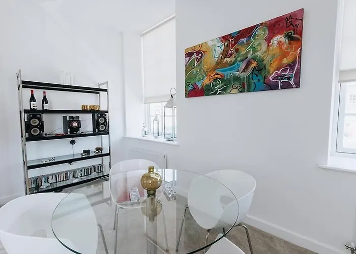 Grade Ii Mill Townhouse In With Free Parking Which Sleeps 6