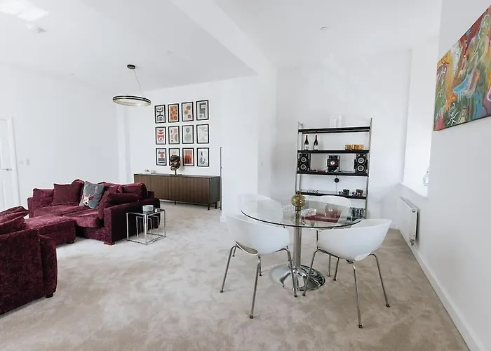 Grade Ii Mill Townhouse In With Free Parking Which Sleeps 6 펜션 *