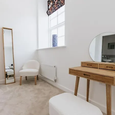 Bobbin Row - Grade 2 Listed With A Beautiful Design With Access To Holiday home