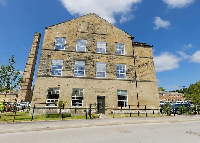 Grade Ii Mill Townhouse In With Free Parking Which Sleeps 6