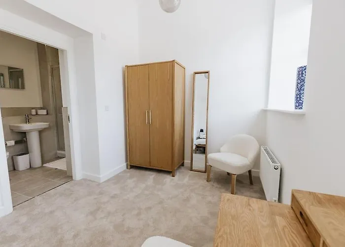 Grade Ii Mill Townhouse In With Free Parking Which Sleeps 6